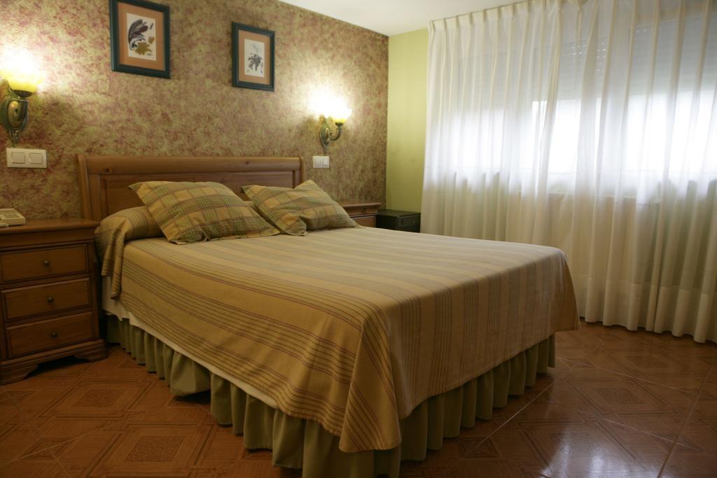 קודילרו Hotel Azpiazu מראה חיצוני תמונה
